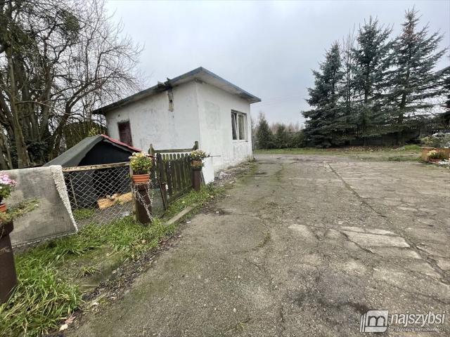 Gospodarstwo rolne z mieszkaniami 1,3 ha polecam