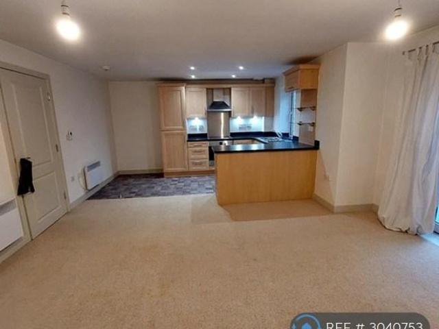 Gott Court, Leeds, LS18 2 bed flat to rent £995 pcm £230 pw