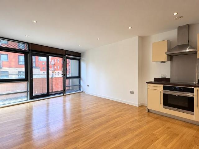 Gotts Road, Leeds LS12, 2 bed flat to rent, £1,200 pcm | PrimeLocation