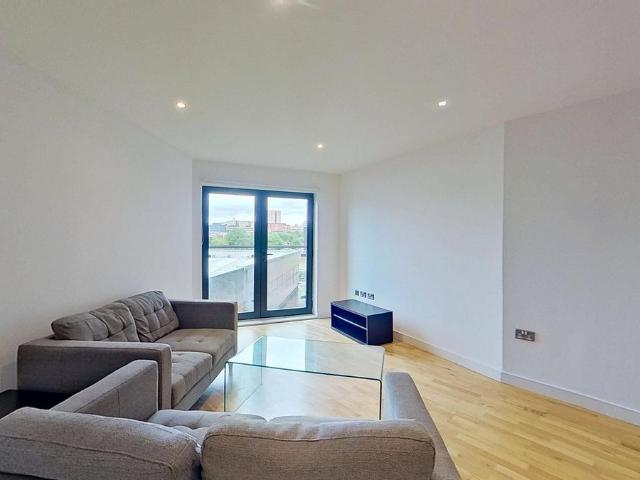 Gotts Road, Leeds LS12, 2 bed flat to rent, £1,225 pcm | PrimeLocation