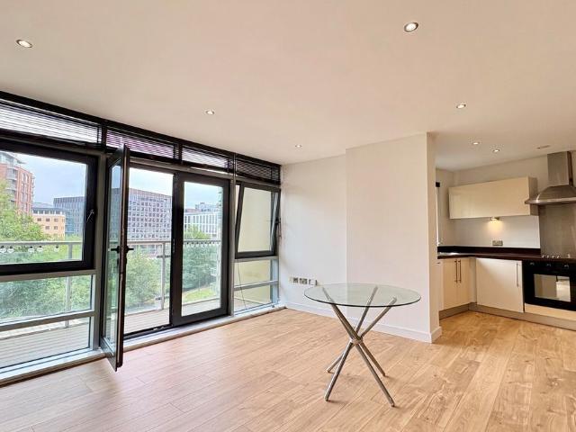 Gotts Road, Leeds LS12, 2 bed flat to rent, £1,225 pcm | PrimeLocation