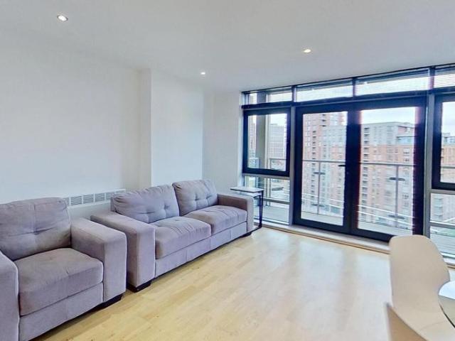 Gotts Road 2 bed flat to rent £1,295 pcm £299 pw