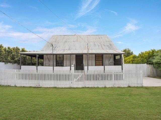 Gothic Character Renovator on 809m² Exceptional Value at $680,000