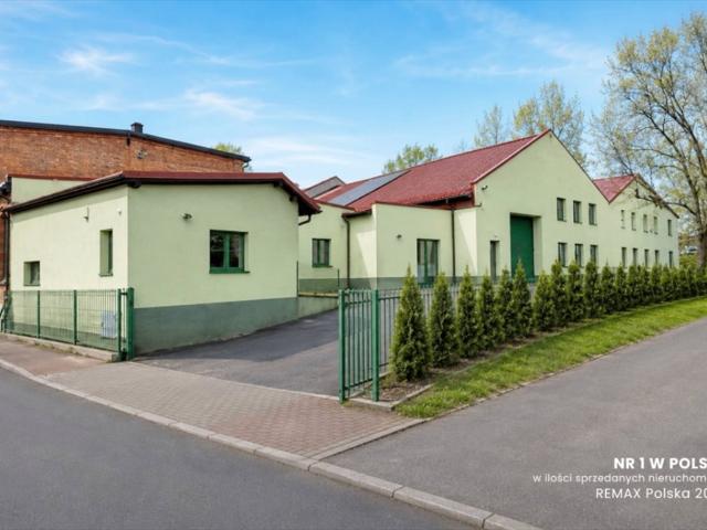 Biurowiec z magazynem 1918 m² w centrum Bielska