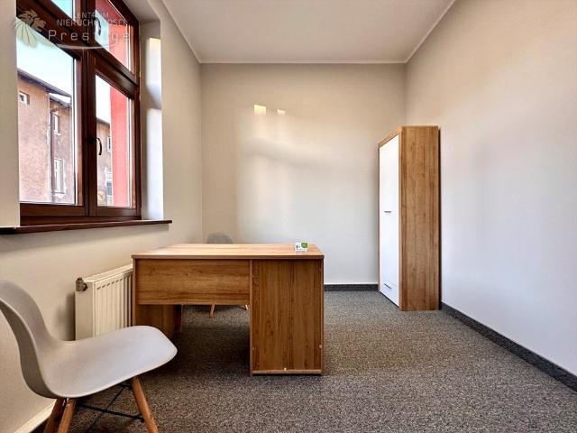 Gotowy lokal biurowy 8,5 m2 w centrum Gliwic, klimatyzacja