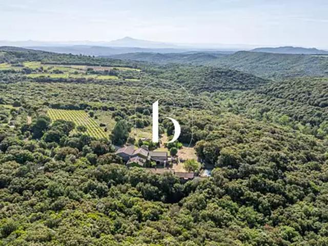 Goudargues 30630 Achat / Vente maison 7 pièces t7 piscine terrasse