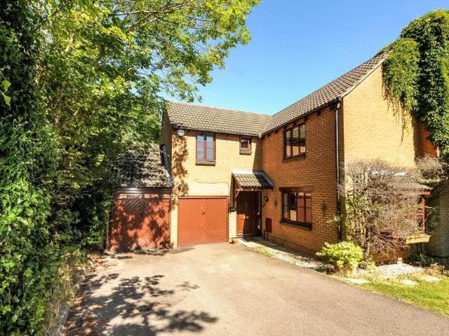 Goughs Lane, Bracknell RG12, 4 bed detached house to rent, £2,600 pcm | PrimeLocation