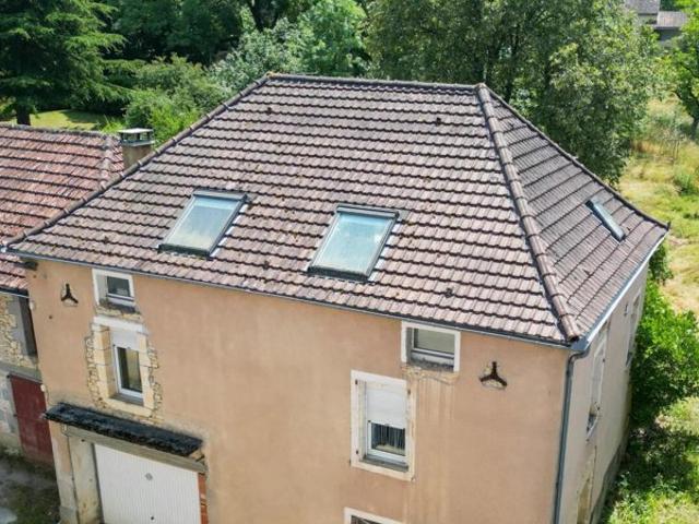 GOURDON, Maison de village 3 chambres, avec jardin et bureau ind