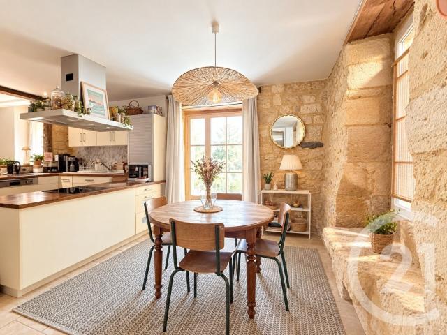 GOURDON. Au cœur de la médiévale, cette maison avec jardin e. 145m² Gourdon