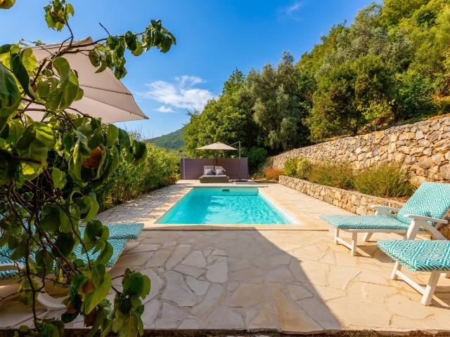 GOURDON Propriété de charme en pierre du XIXe Piscine 1,62 h. 93m² Gourdon