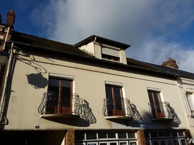 GOURNAY EN BRAY, 15 rue de l'Abreuvoir, appartement duplex avec 4 chbres et terrasse