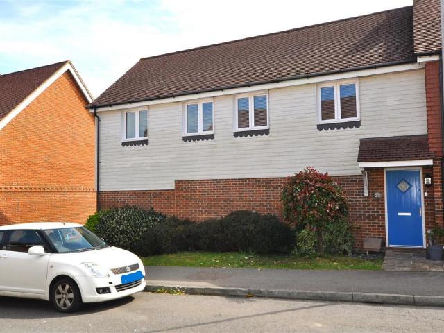 Gournay Road Hailsham 2 bed apartment to rent £1,100 pcm £254 pw