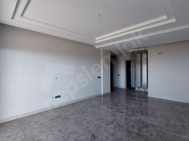 GÖVEÇLİKTE, HAVUZLU SİTE İÇERİSİNDE, LÜX, MANZARLI, SIFIR 3,5+1