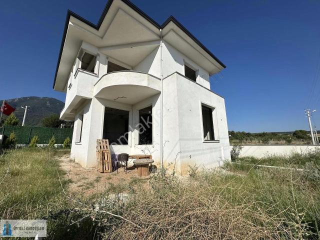 Göveçlikte Arsa Fiyatına Satılık Müstakil Villa
