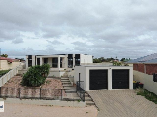 GOVERNMENT TENANCY $530 PER WEEK STUNNING GULF & RANGES VIEWS