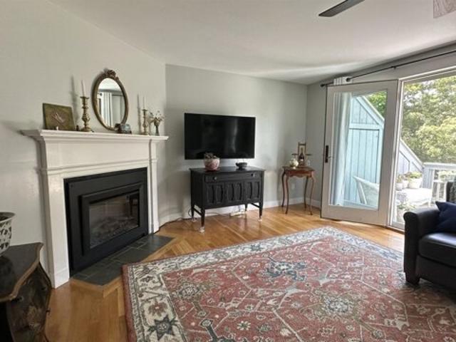Governor Sq, Peterborough, Condo For Sale
