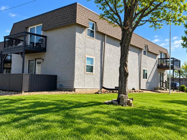 Governors Court 1 Bedroom Apartment for Rent at 1110 W Virginia Ln, Olathe, KS 66061