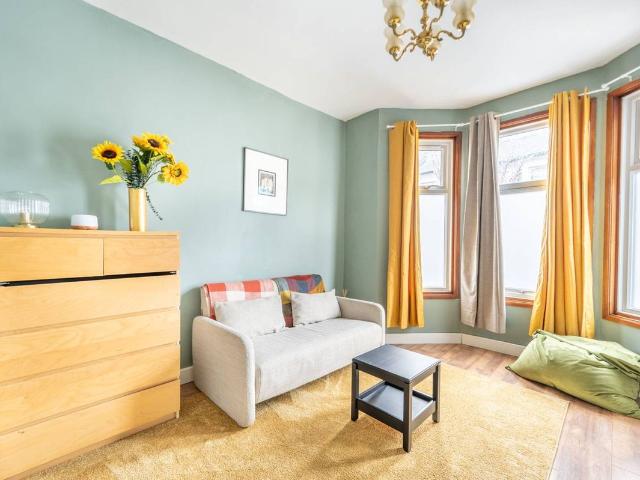 Gowan Road, Willesden, London NW10, 1 bed flat to rent, £2,167 pcm | PrimeLocation