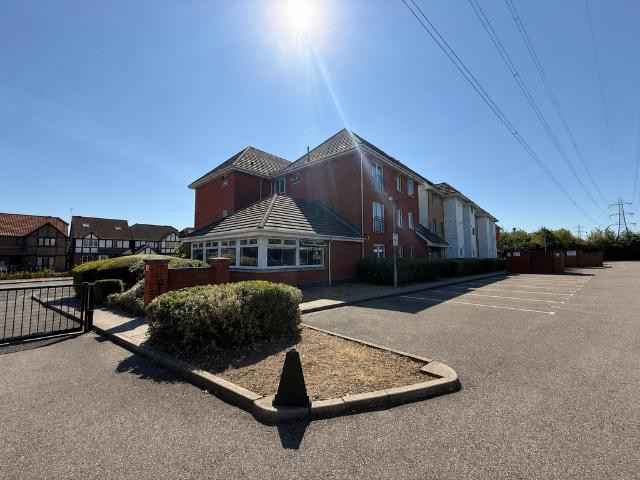 Gower Place, Grays, RM16 2 bed apartment to rent £1,450 pcm £335 pw