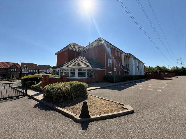 Gower Place, Grays RM16, 2 bed flat to rent, £1,450 pcm | PrimeLocation