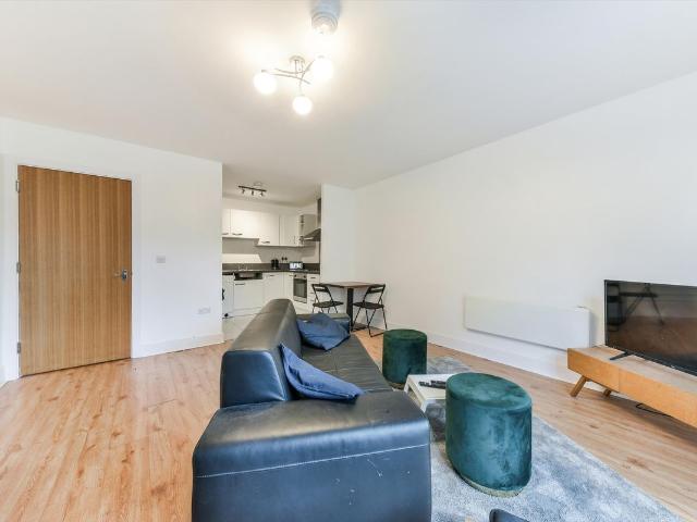 Gowers Walk, London E1, 2 bed flat to rent, £2,700 pcm | PrimeLocation