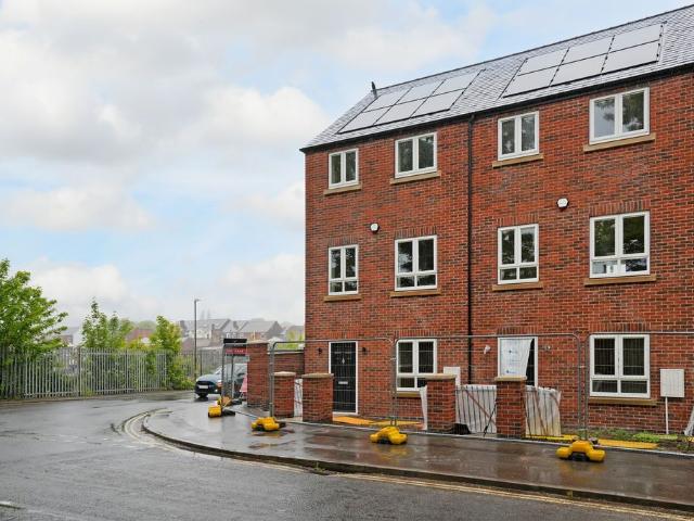 Goytside Road, Chesterfield S40, 4 bed town house to rent, £1,300 pcm | PrimeLocation
