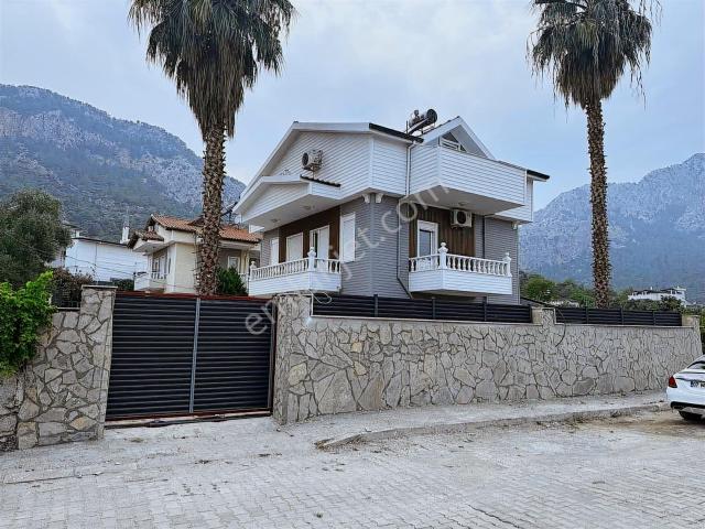 Göynükte 4+1 Tam Müstakil Tripleks Havuzlu Villa Can iş Emlak