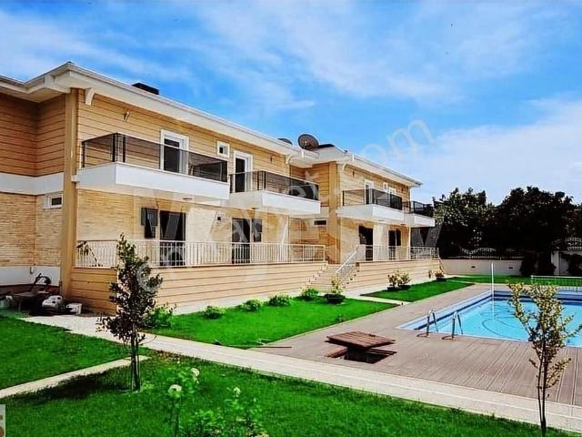 Göynük'te Büyük Balkon Ve Bahçeli Lüks Sıfır Villa