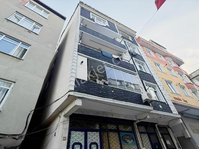 Göztepe Mahallesinde 2+1 100 M2 Balkonlu Geniş Daire