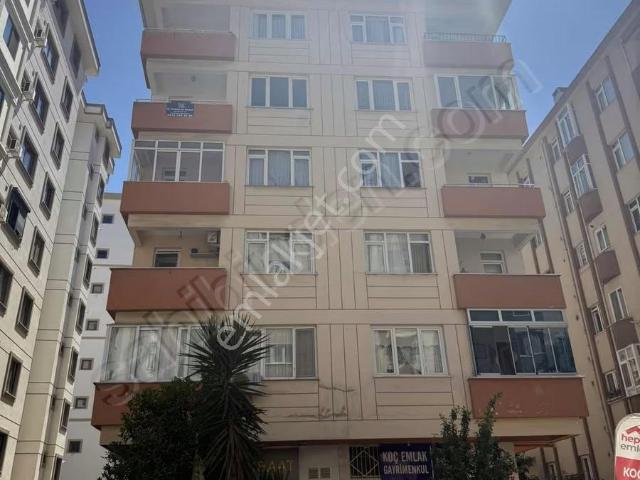 Göztepe Marmara Üni Hastane Yanı Kiralık 3+1 Ara Kat Geniş Daire