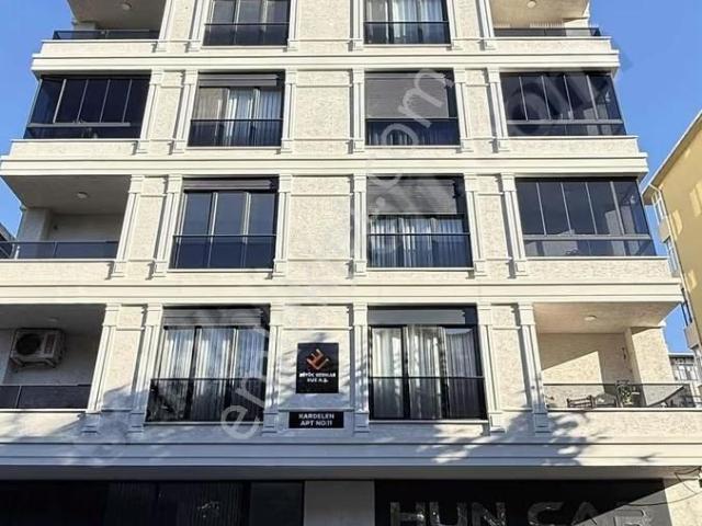 Göztepe Merdivenköyde Sıfır Otoparklı 3+1 Satılık Daire