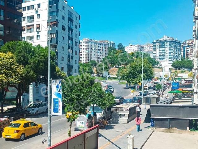 Göztepe Metro Yanı,amerikan Koleji Karşısı Satılık Ferah 3+1