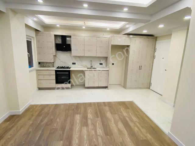Göztepe Metroya 10 Dk 1+1 Giriş Kat Lüx Daire