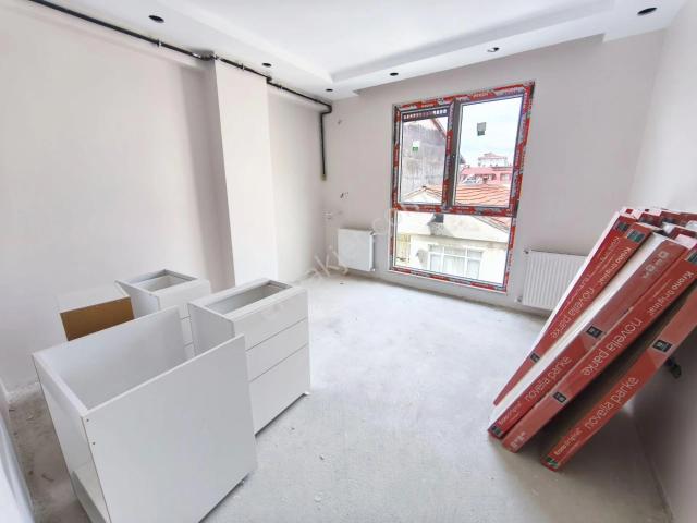 Göztepe Metroya 7 Dakika Yürüme Mesafesinde Ara Kat 1+1 Daire