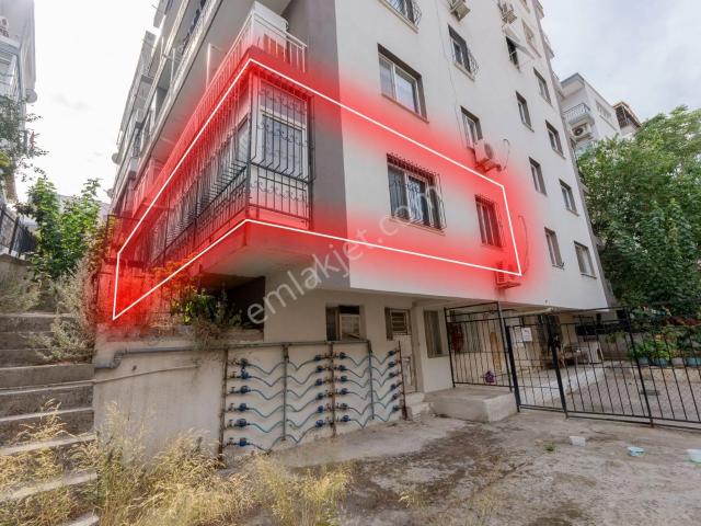 Göztepe Metroya Yakın, Bahçe Kullanımlı Ve Çift Girişli Ferah 2+1 Daire