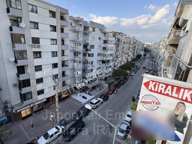 Göztepe Mithatpaşa Caddesinde Asansörlü, Tadilatlı Kiralık Daire