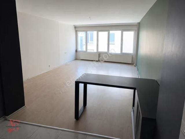 Göztepe De Asansörlü Binada Doğalgazlı 3+1 Arakat Daire