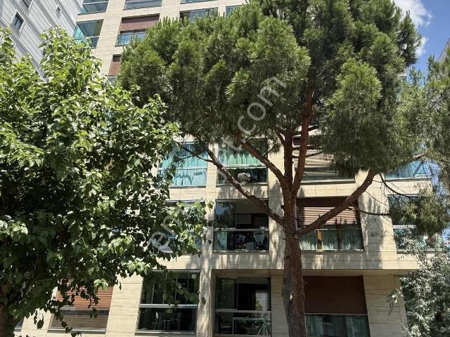 Göztepe Ege Hatboyu'nda, Prestijli Binada, Havuz Manzaralı
