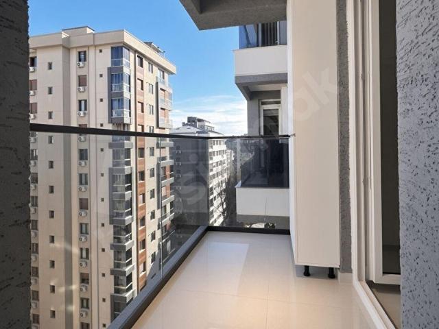 GÖZTEPE İSTANYON CADDESİNE 2. BİNADA GERÇEK 99M2 NET 3+1 SIFIR