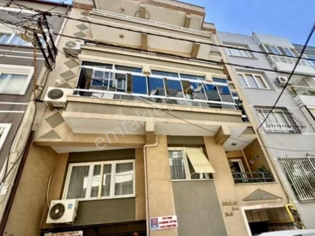 Göztepe Küçükyalı'da 3 + 1 Doğalgazlı Kiralık Daire