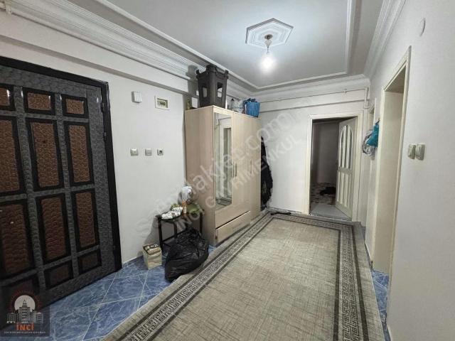 Göztepe Kapalı Pazarın Yanında Krediye Uygun Geniş Daire