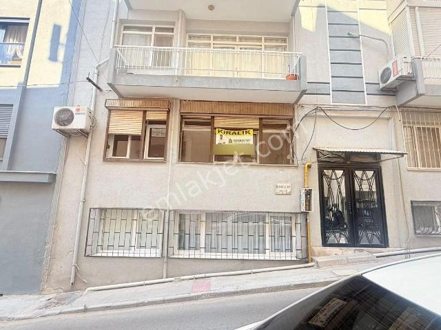 Göztepe Kilise Sokak'ta Metroya Yakın 2+1 Kiralık Daire