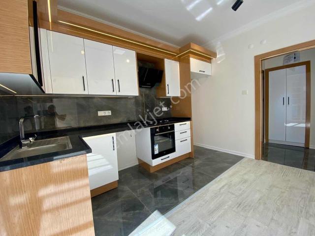 Göztepe Stad Yakını 3+1 120m2 Çift Cepheli Arakat Tadilatlı Dair
