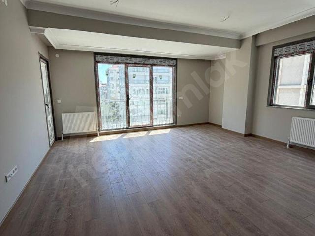Göztepe Tütüncü Mehmet Efendi Caddesi Üzerinde 103 m2 Net 3+1 Sıfır Daire EMLAK MASASI