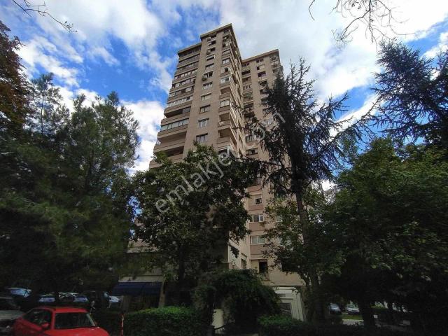 Göztepe Tepegöz Sokakta Arsa Payı Yüksek Bakımlı 3+1 Daire