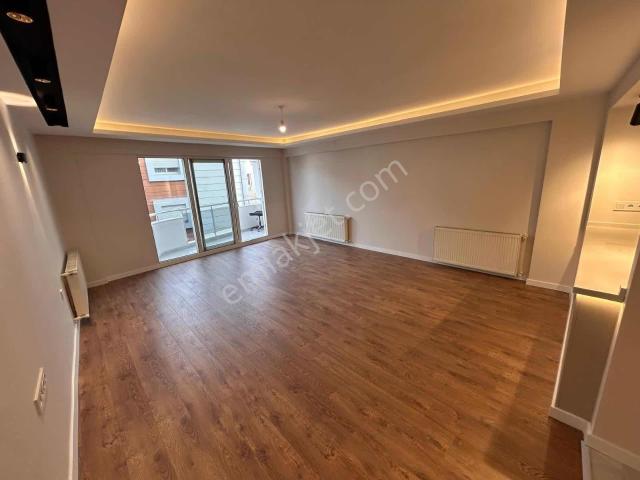 Göztepe Ve Mithatpaşa Cad Ykn 3+1 Lüks Arakat Çift Cephe Satılık