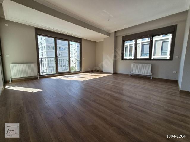 Göztepe'de 105 m Net 3+1 Sıfır Daire Bağdat Cad. Tren Arası