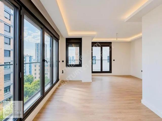 Göztepe'de Bağdat Caddesi'ne 4 Dk | Katta Tek I Sıfır 3+1 Daire