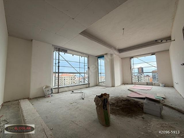 GÖZTEPE'DE BAĞDATA YAKIN 127 M2 NET FIRSAT 3+1 ARAKAT