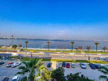 Göztepe'de Kesintisiz Deniz Manzaralı, 320m2 5+1 Yalı Dairesi